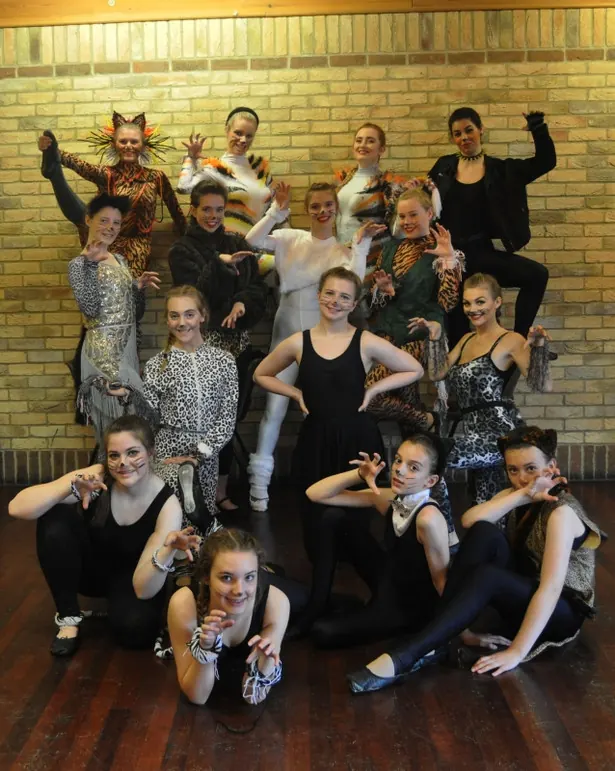 Full cast of an annual show at Karen Chapman School of Dancing, Harlow